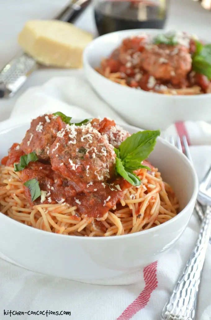 Bringing It All Together: Serving Your Classic Spaghetti and Meatballs