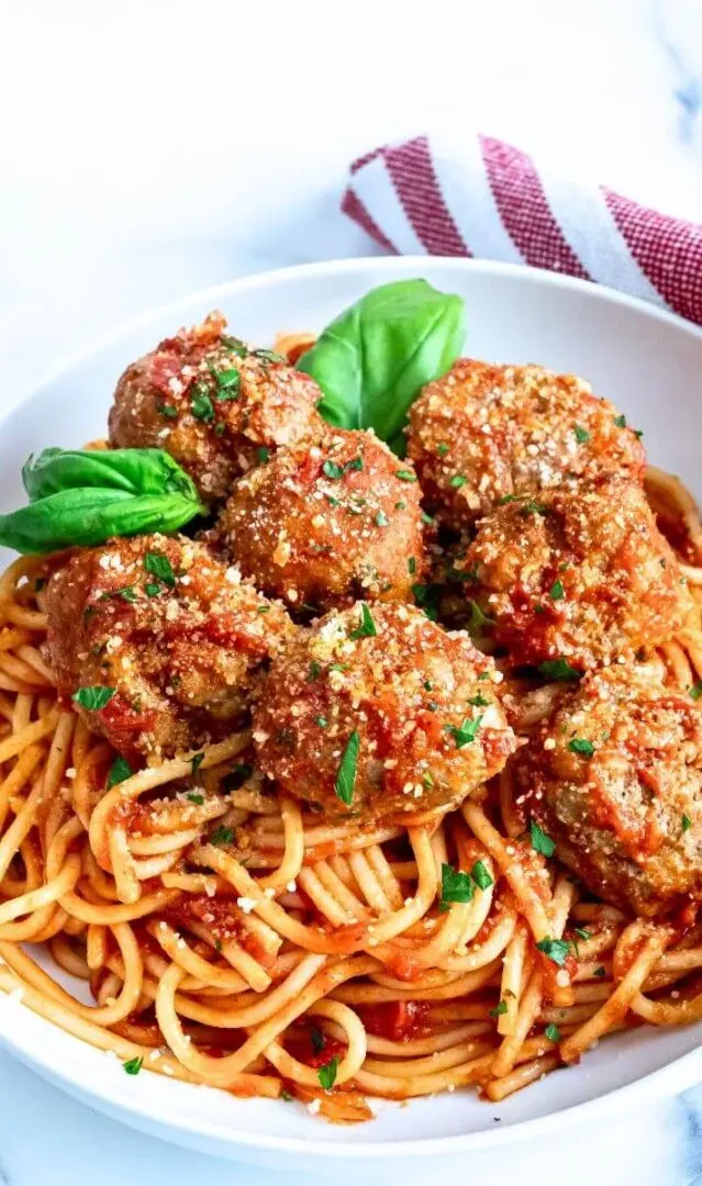Crafting the Perfect Meatball for Your Award Winning Spaghetti and Meatballs Recipe