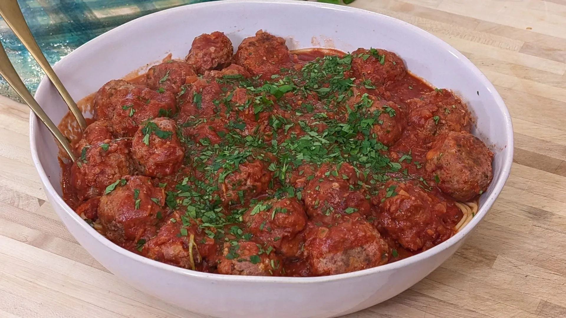 Discover the rachael ray in tuscany spaghetti and meatballs recipe