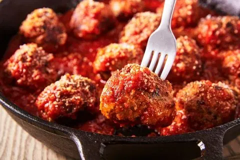 Serving and Storing Your Delicious 3 Meat Italian Meatballs