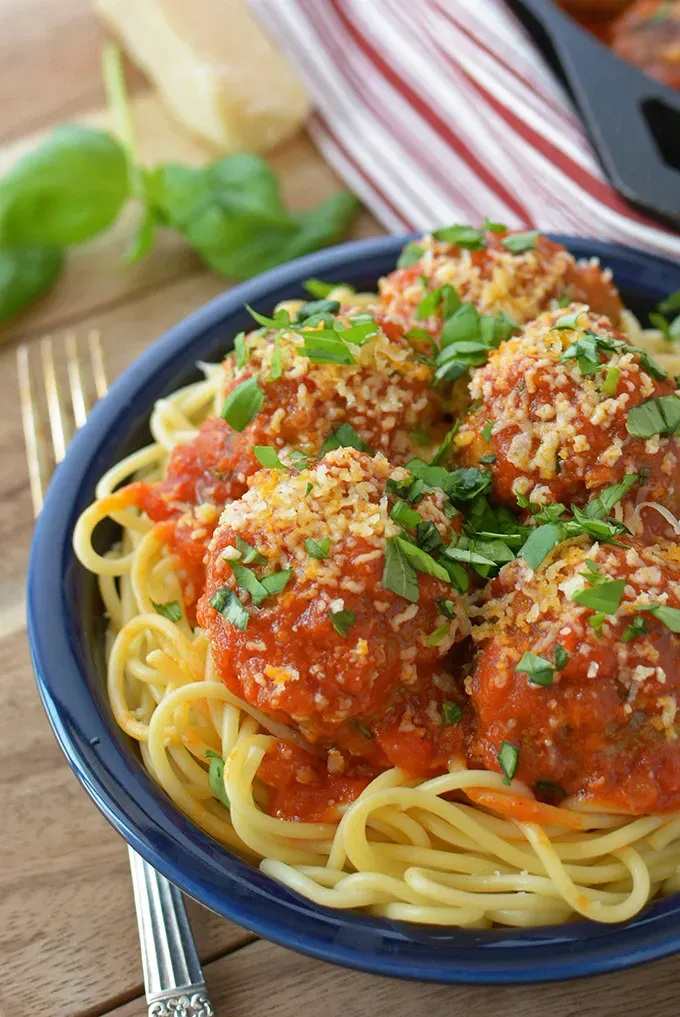 Serving and Storing Your Delicious Italian Meatball Recipe with Pork and Beef
