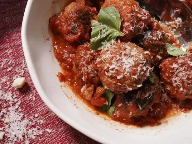 Serving and Storing Your Kitchen Italian Meatballs
