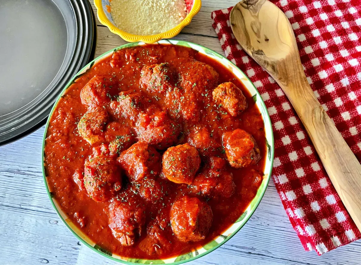 Serving & Storing Your Delicious Crock Pot Italian Meatballs