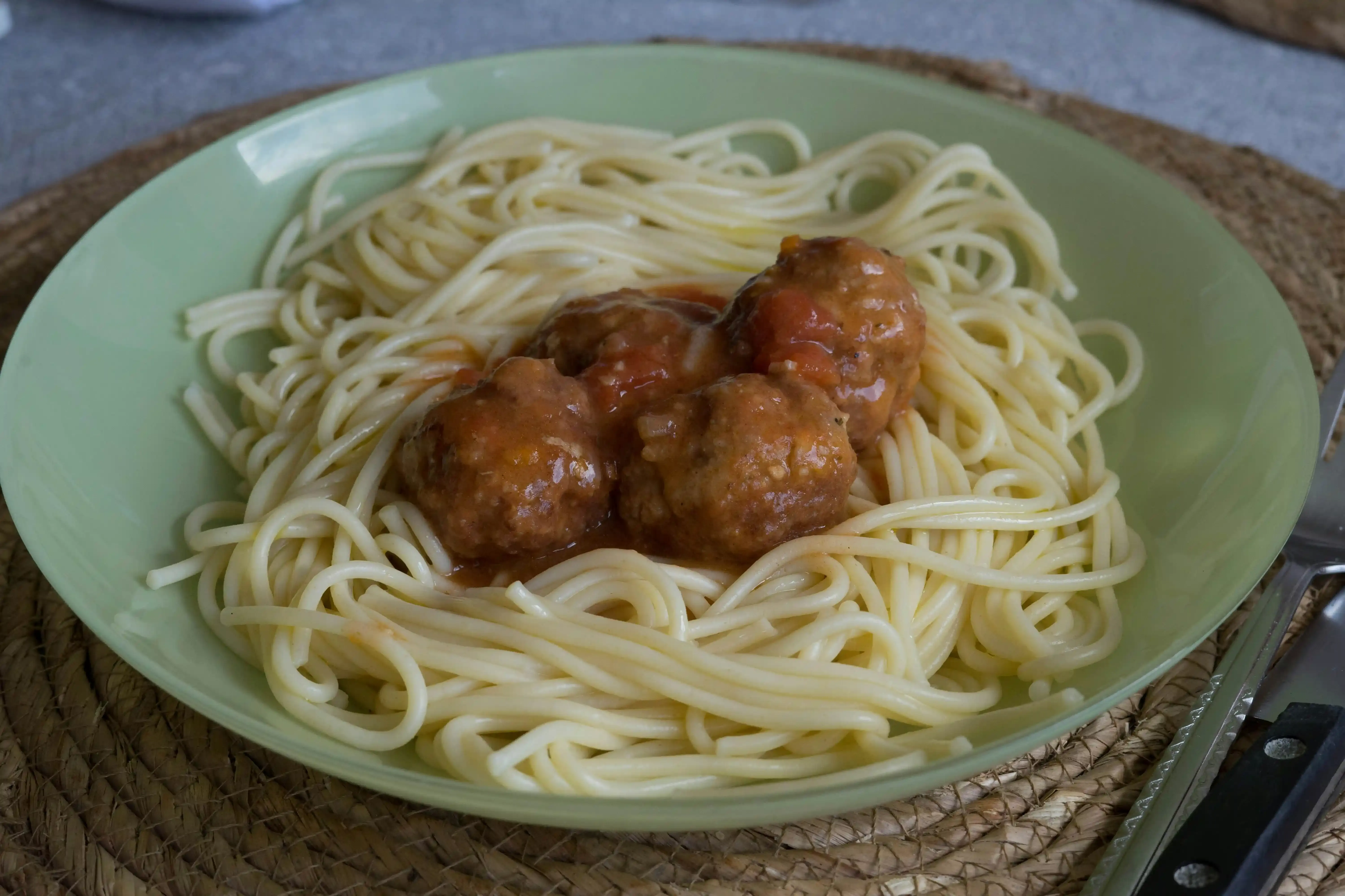 Serving Up Your Betty Crocker Spaghetti and Meatballs