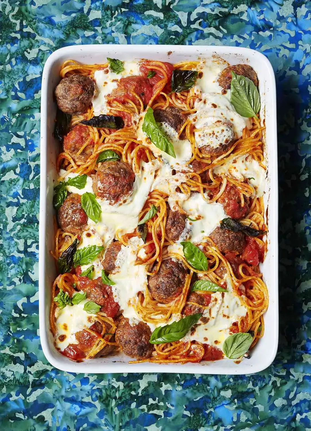 Serving Up Your Delicious Baked Spaghetti and Meatballs Recipe