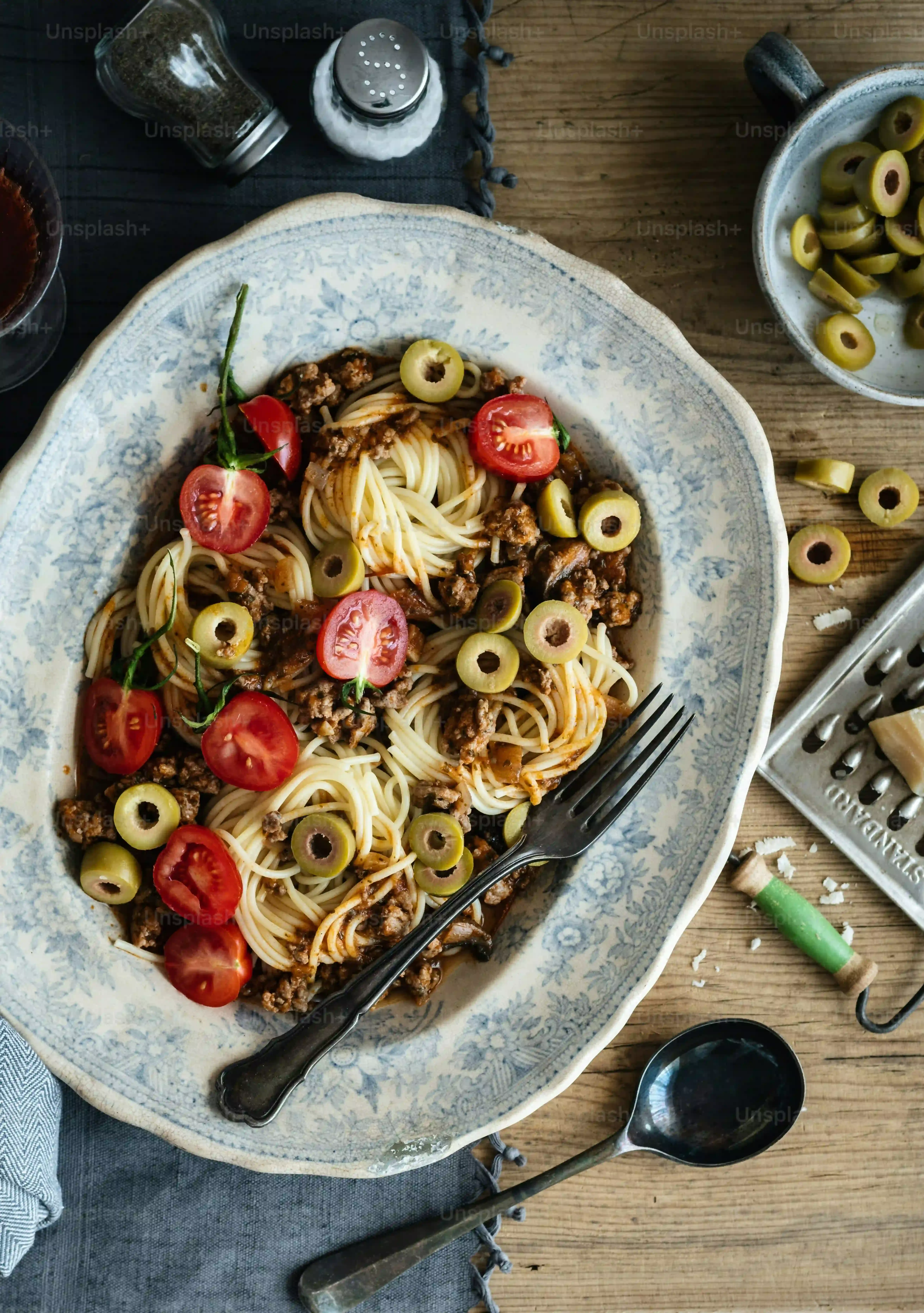 Simmering the Sauce and Perfecting Your Plate
