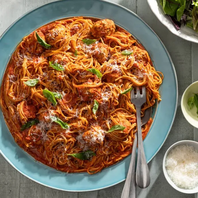 Simmering the Simple, Flavorful Tomato Sauce